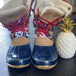 🍍KHOMBU BOOTS🍍size 8🍍